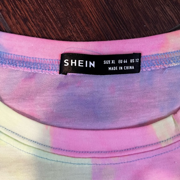 Sleep shirt or over-sized tee!  Size XL (12). New in package. Tie dye look! - Picture 4 of 8